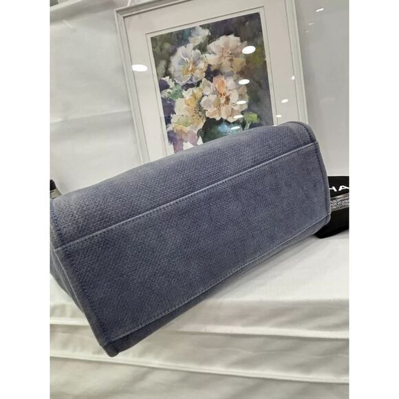 Chanel Women Pre-Loved Bag Very Good Condition - Picture 4 of 9